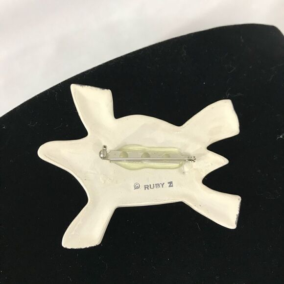 Vintage Ruby Z Hand Painted Ceramic Pin - Picture 2 of 2